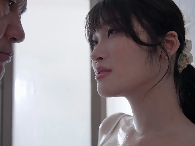 Gã chồng bỏ bê, bà xã được ông chú giúp thỏa mãn cơn dâm dục lồn